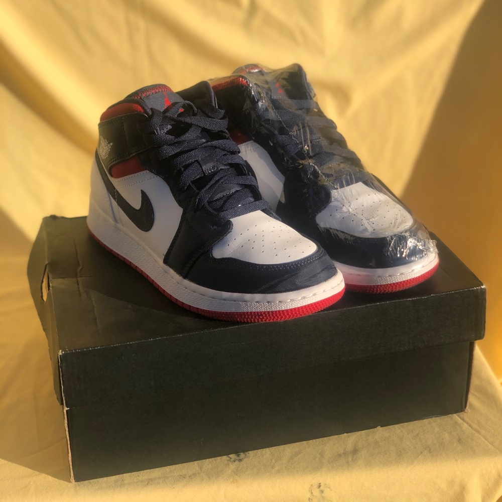 Jordan 1 mid